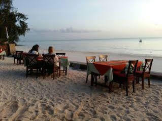 Swahili Villa Coco 2Br Apartment 700M To Beach Mombasa Zewnętrze zdjęcie