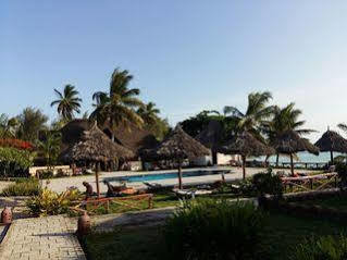 Swahili Villa Coco 2Br Apartment 700M To Beach Mombasa Zewnętrze zdjęcie